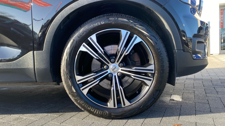 Volvo Xc40 2.0 B4P Inscription Pro 5dr Auto Petrol Estate